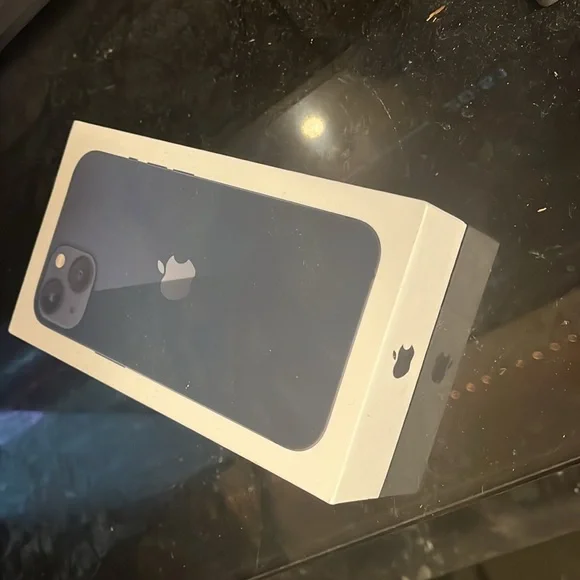iPhone 13*